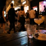 Boite Toulouse : table terrasse et foule pour danser en soirée