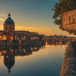 Chapelle de la grave Toulouse : dôme rose au-dessus de la Garonne