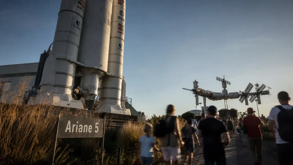 Cité de l espace Toulouse : Ariane 5 et station Mir