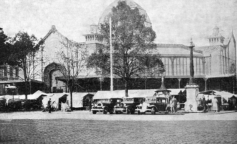L’ancienne halle des Carmes en 1934, avant le marché-parking actuel.