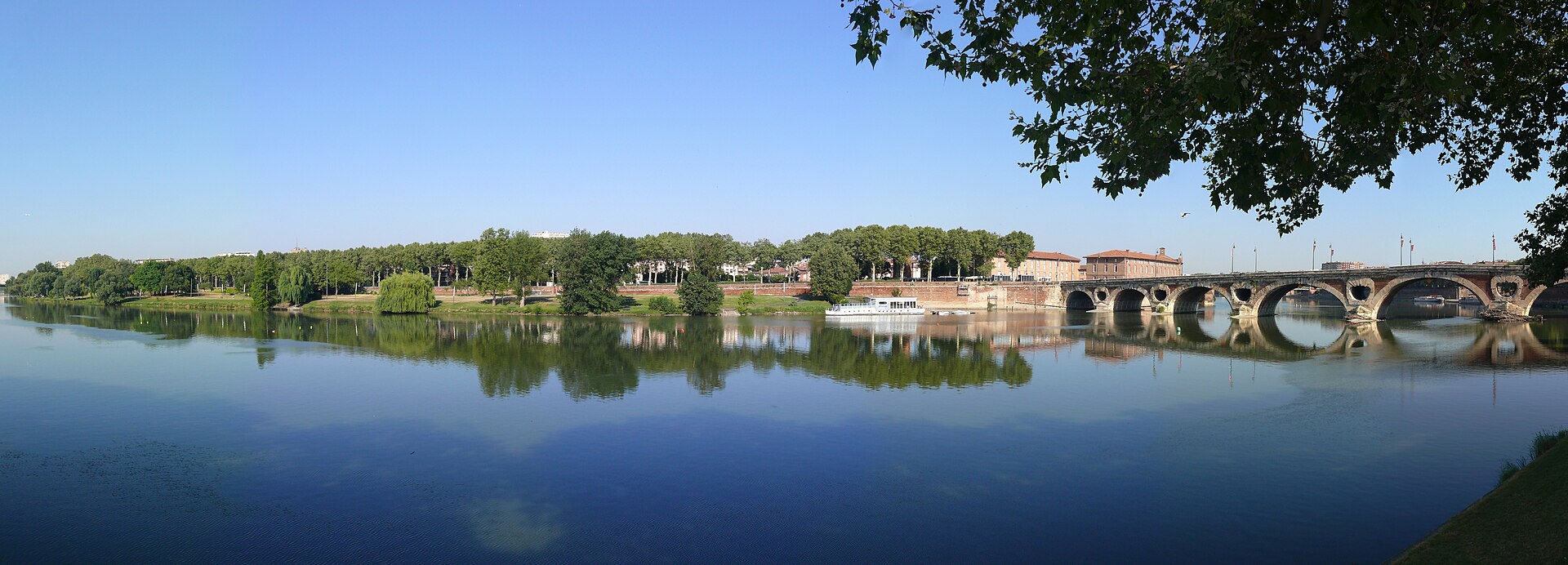 Prairie des Filtres et Pont-Neuf à Toulouse