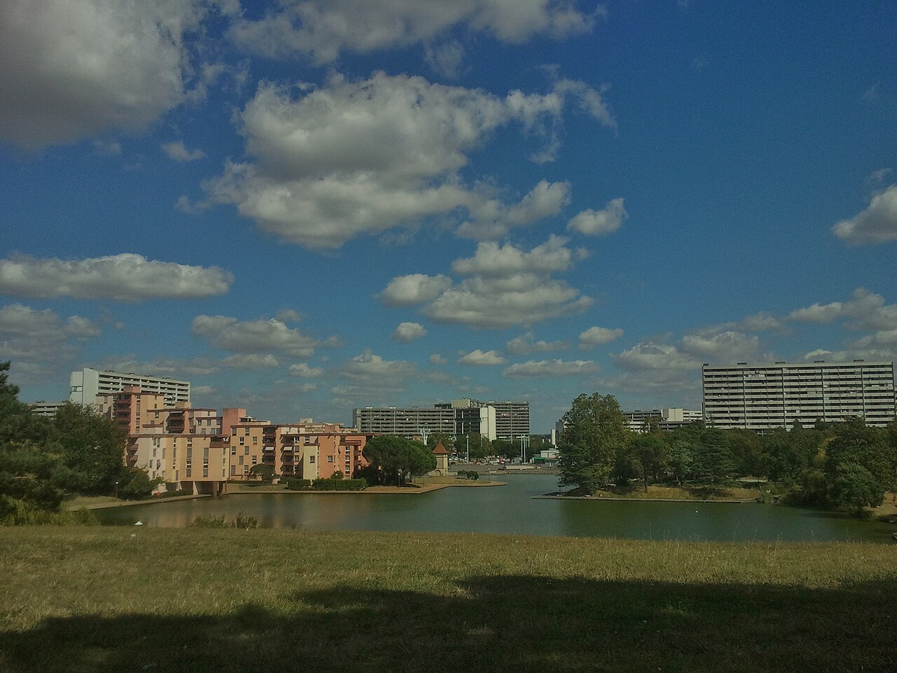 Vue du quartier de la Reynerie, au Mirail, à Toulouse, photographiée en 2013